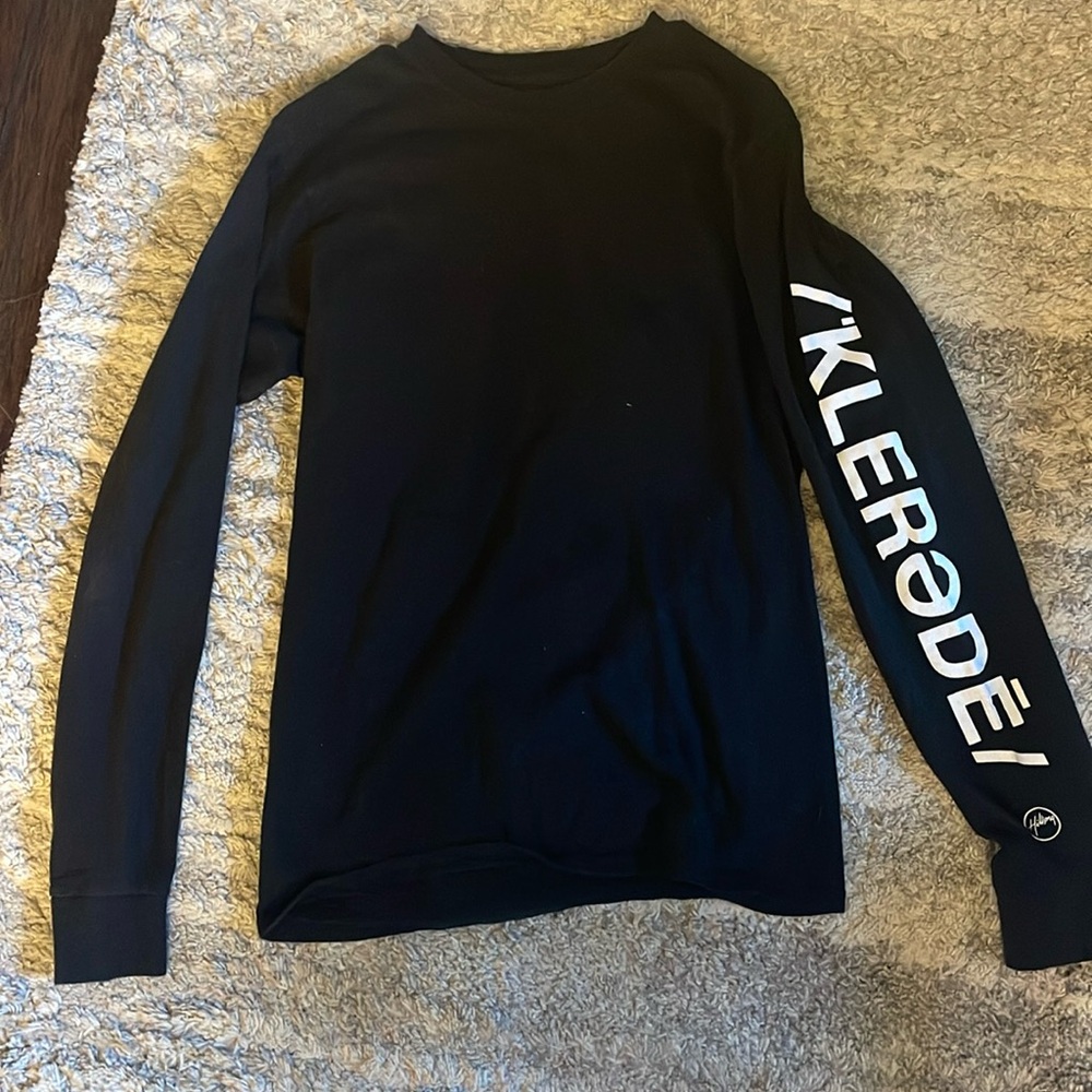 Men’s small Hillsong long sleeve “clarity” tee , color, black